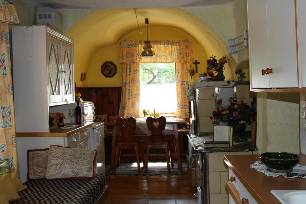 Weinbau-Gaestezimmer Martin Und Eva Maria Jamek Weissenkirchen in der Wachau Esterno foto