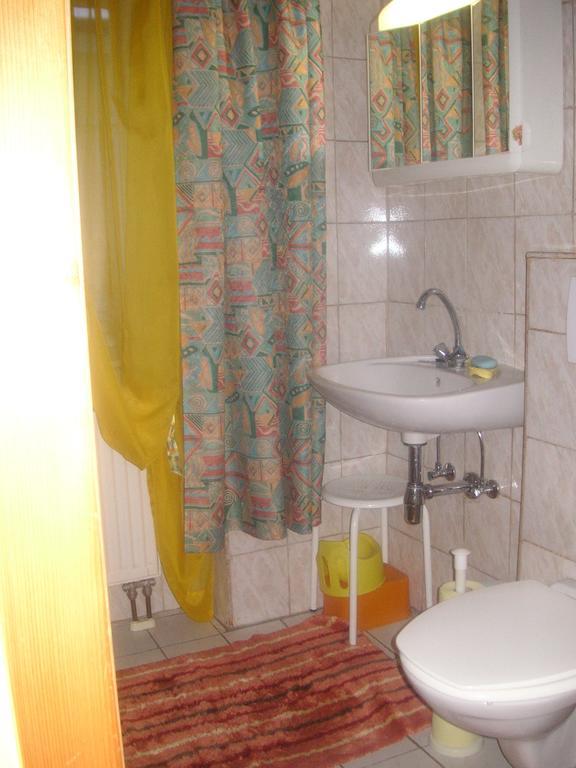 Weinbau-Gaestezimmer Martin Und Eva Maria Jamek Weissenkirchen in der Wachau Esterno foto